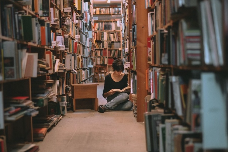 Public library contains vast public archives