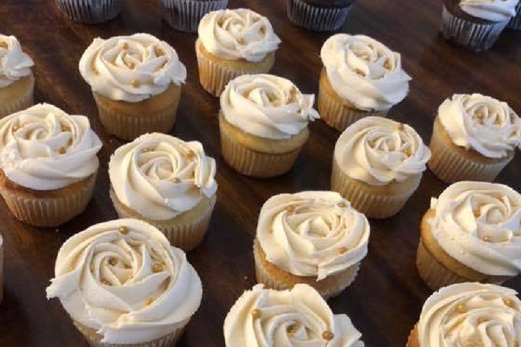 Cupcakes for Cancer:  I.F. woman plans to help another woman and her family