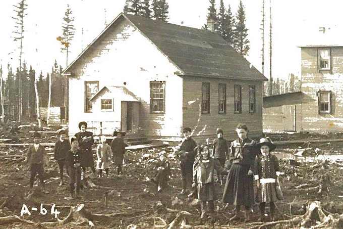 Boom times in December, 1910 in Cochrane