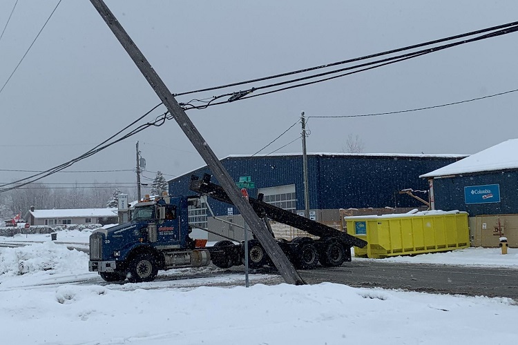 Power to 98.1 Moose FM Cochrane restored